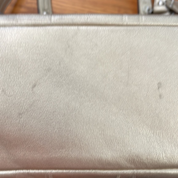 COACH F19448 GOLD SOHO TEXTURED SIGNATURE EMBOSSED LEATHER CARRYALL BAG - Picture 11 of 13